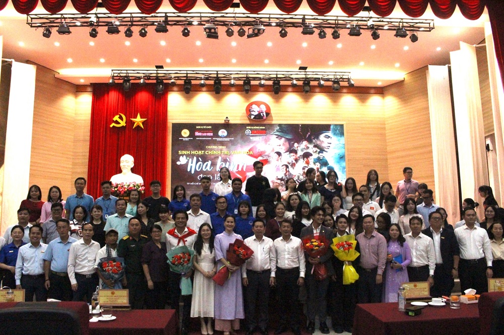 CHI ĐOÀN CỤC ĐIỆN ẢNH PHỐI HỢP TỔ CHỨC THÀNH CÔNG CHƯƠNG TRÌNH SINH HOẠT CHÍNH TRỊ, VĂN HOÁ VỚI CHỦ ĐỀ: “HOÀ BÌNH ĐẸP LẮM!”